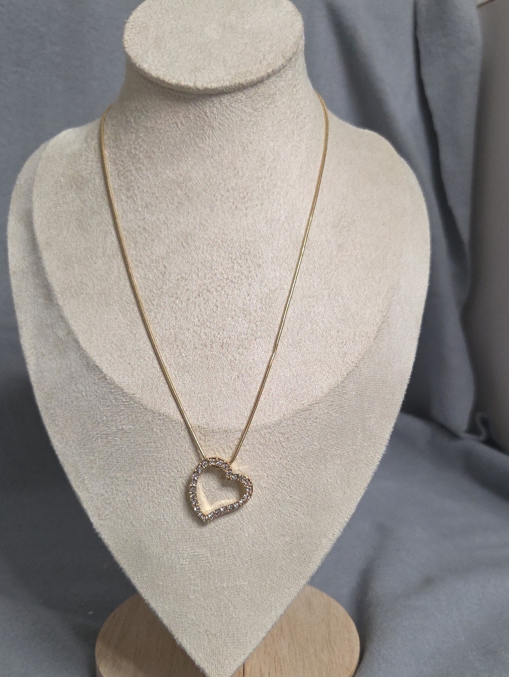 Gold Heart Pendant Necklace  Accents Women Jewelry Made W Swarovski Crystal.
